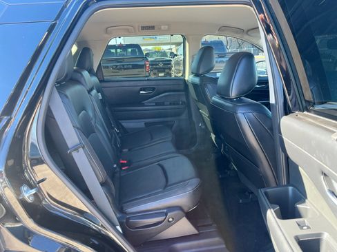 Used 2022 Nissan Pathfinder SL image 18