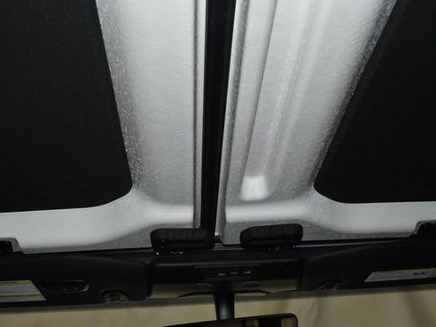 Used 2022 Jeep Wrangler Unlimited Sahara image 22