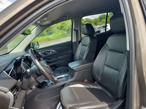 Used 2020 Chevrolet Traverse Premier w/ LPO, Floor Liner Package AWD/4WD image 5
