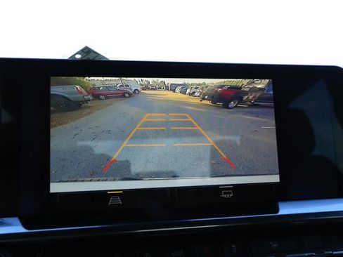 Used 2025 Chevrolet Silverado 1500 LT image 17