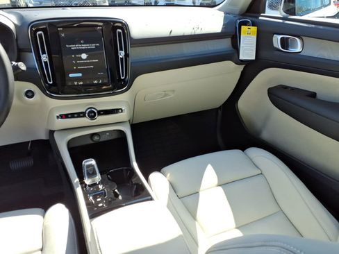 New 2026 Volvo XC40 B5 Plus w/ Protection Package Premier AWD/4WD image 11