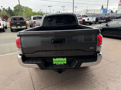 Used 2021 Toyota Tacoma TRD Off-Road AWD/4WD image 5