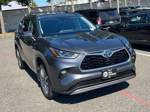 Used 2021 Toyota Highlander Platinum AWD/4WD image 7
