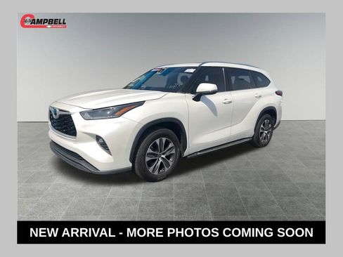 Used 2021 Toyota Highlander XLE image 1