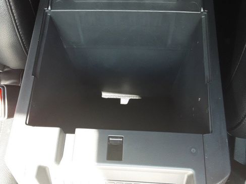 Used 2022 Ford Explorer Limited image 25