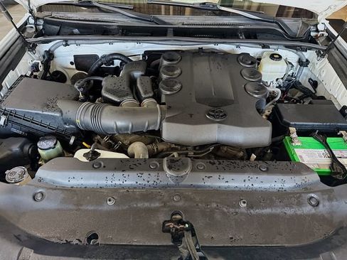 Used 2018 Toyota 4Runner SR5 Premium AWD/4WD image 29
