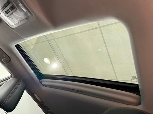 Certified 2019 Toyota Highlander XLE AWD/4WD image 18