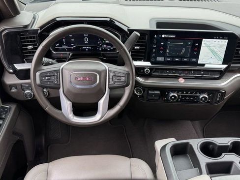 Used 2025 GMC Sierra 1500 SLT image 11