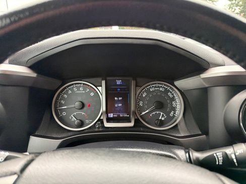 Certified 2019 Toyota Tacoma SR5 AWD/4WD image 25