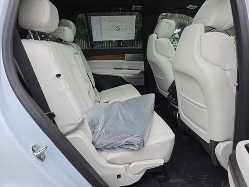 New 2026 Cadillac Vistiq Luxury image 37