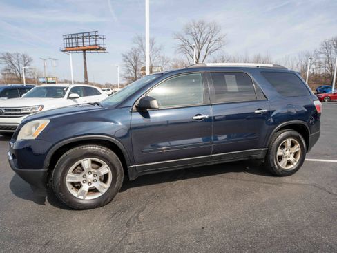 Used 2011 GMC Acadia SLE image 3