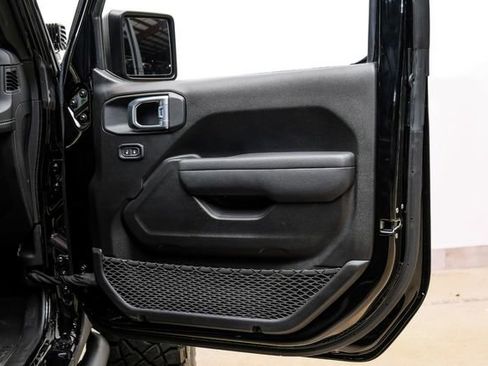 Used 2025 Jeep Gladiator Rubicon w/ Safety Group AWD/4WD image 85