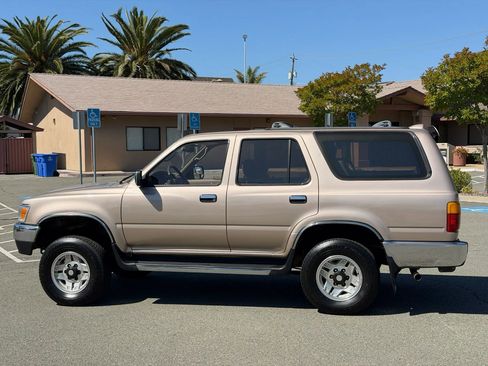 Used 1994 Toyota 4Runner SR5 AWD/4WD image 2