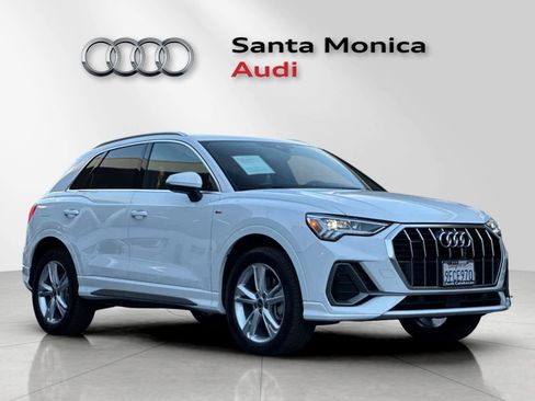 Used 2023 Audi Q3 2.0T Premium w/ Convenience Package image 9