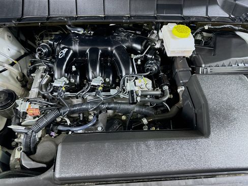 Used 2025 Nissan Pathfinder SV image 32