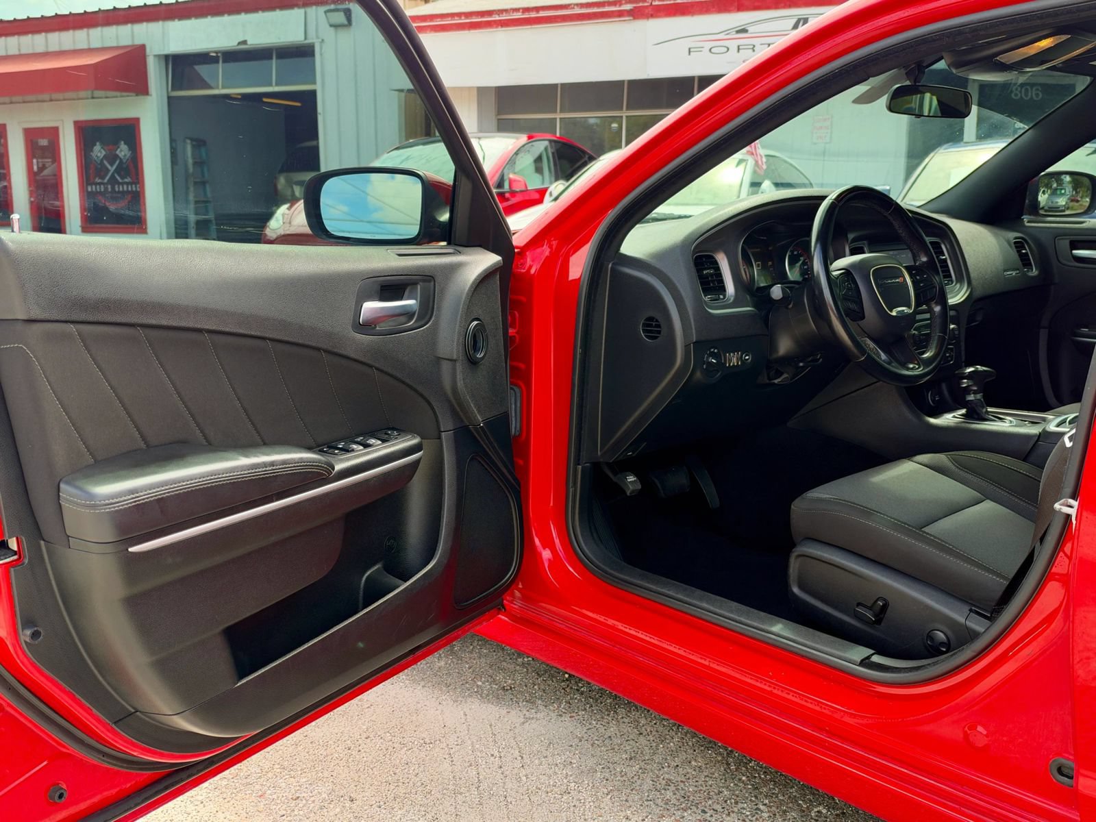 Used 2022 Dodge Charger SXT RWD image 13