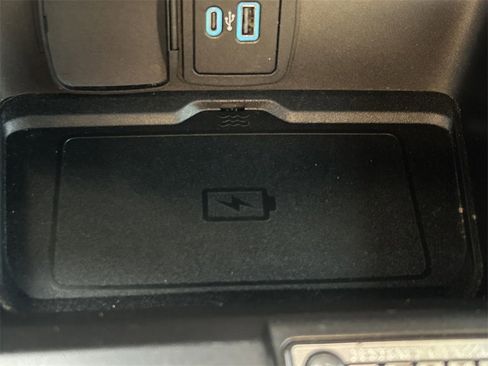 Used 2023 Ford Bronco Wildtrak image 33