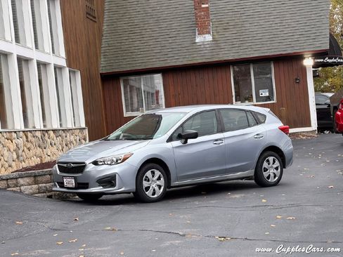 Used 2018 Subaru Impreza 2.0i image 2
