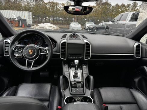 Used 2018 Porsche Cayenne image 35
