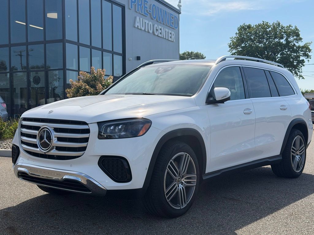 Used 2024 Mercedes-Benz GLS 450 4MATIC image 1