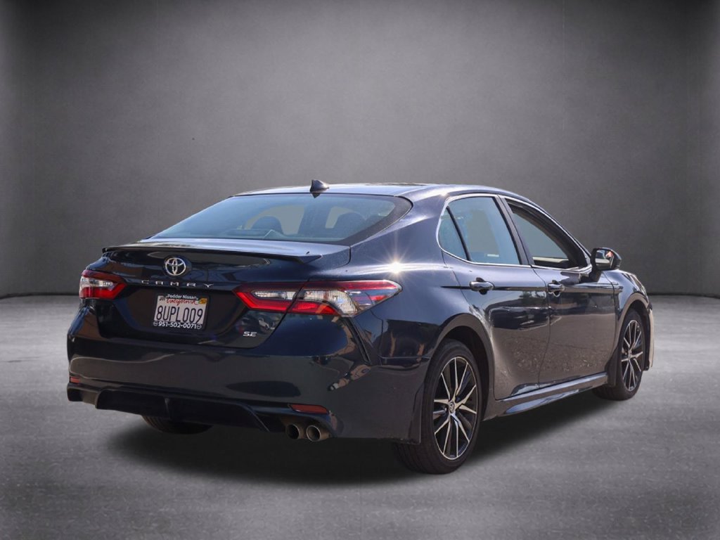 Used 2021 Toyota Camry SE FWD image 4
