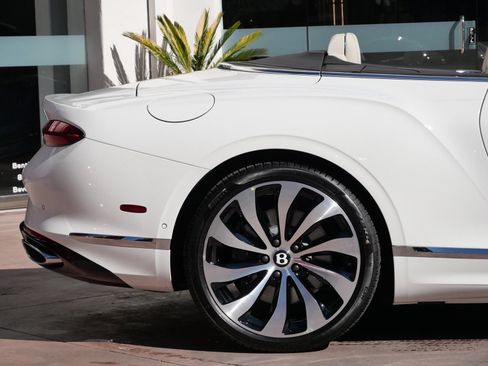 New 2026 Bentley Continental GTC AWD/4WD image 8