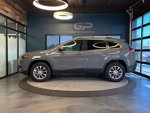 Used 2021 Jeep Cherokee Latitude Lux w/ Sun & Sound Group AWD/4WD image 6