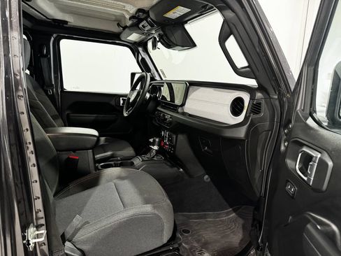 Used 2025 Jeep Wrangler Unlimited Sport AWD/4WD image 22