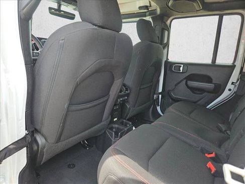 Used 2023 Jeep Wrangler Unlimited Rubicon AWD/4WD image 12