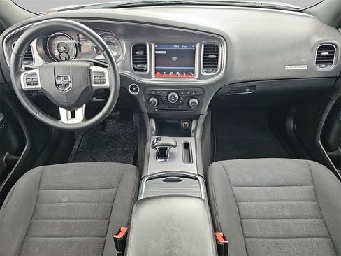 Used 2014 Dodge Charger SXT image 9
