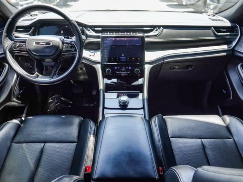 Certified 2022 Jeep Grand Cherokee L Overland w/ Luxury Tech Group IV image 11