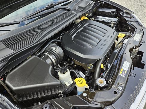 Used 2019 Dodge Grand Caravan SXT image 51