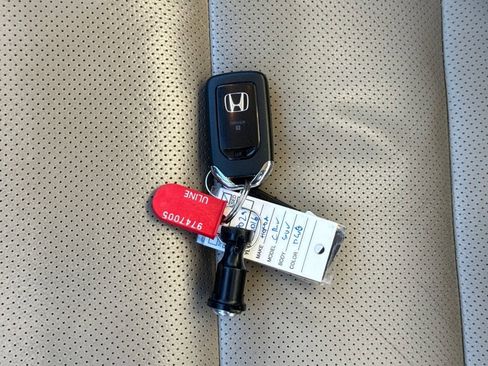 Used 2016 Honda CR-V Touring image 29