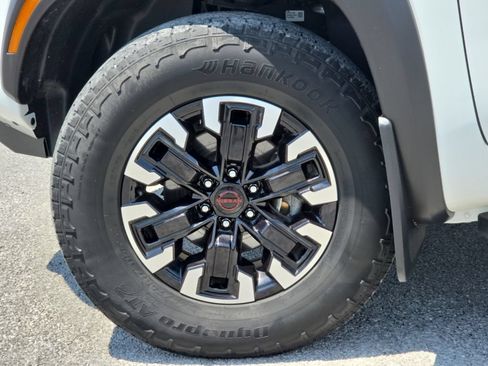 Used 2023 Nissan Frontier PRO-4X w/ Tow Package AWD/4WD image 10