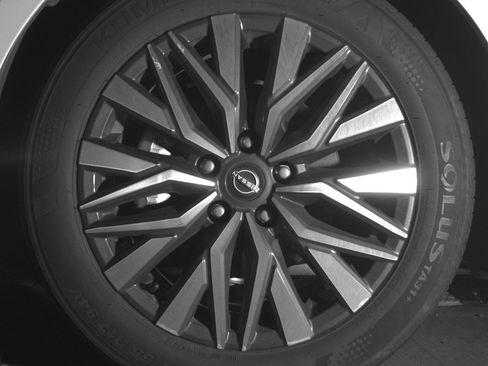 Used 2025 Nissan Altima 2.5 SV FWD image 12