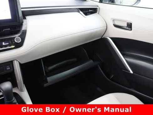 Certified 2025 Toyota Corolla Cross LE image 22