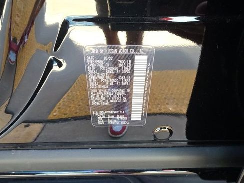 Used 2023 Nissan Armada SL w/ Captain's Chairs Package image 31