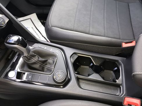 Used 2024 Volkswagen Taos SE image 21