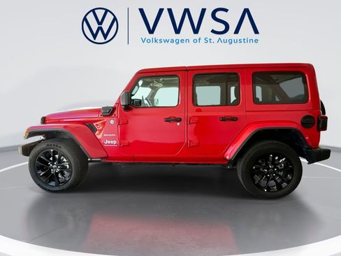 Used 2024 Jeep Wrangler Unlimited Sahara AWD/4WD image 4