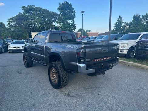Used 2017 Toyota Tacoma TRD Off-Road w/ Tow Package AWD/4WD image 7