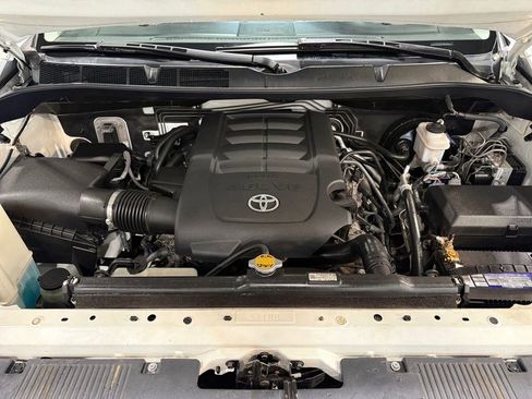 Used 2014 Toyota Tundra SR5 AWD/4WD image 28
