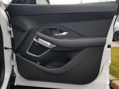 Used 2024 Jaguar E-PACE R-Dynamic SE image 23