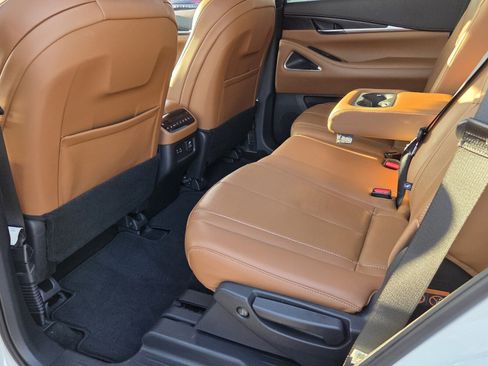 Used 2023 INFINITI QX60 Sensory w/ Vision Package image 11