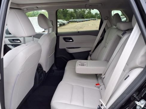 New 2025 Nissan Rogue SL w/ Tech Package image 36