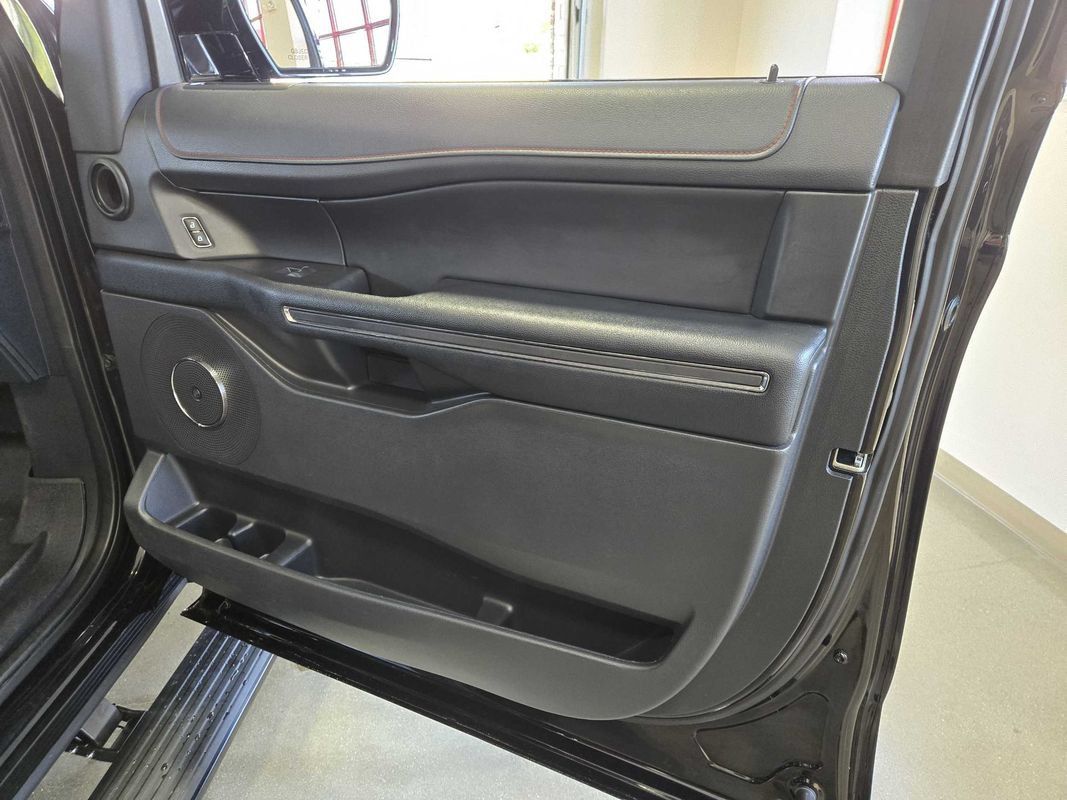 Used 2023 Ford Expedition Max Limited AWD/4WD image 28