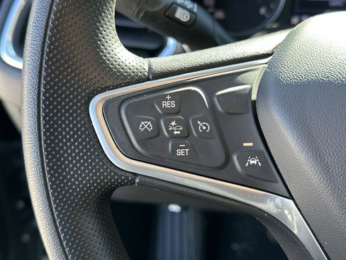 Used 2023 Chevrolet Equinox LT image 24