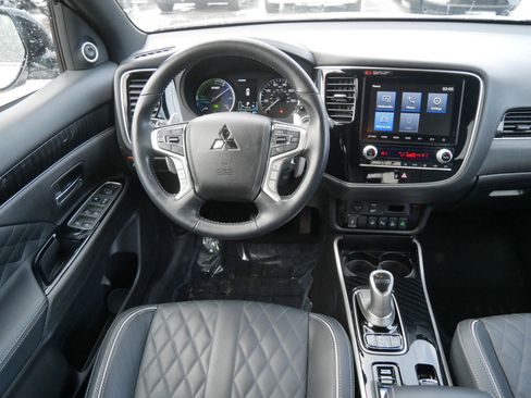 Used 2022 Mitsubishi Outlander SEL image 12