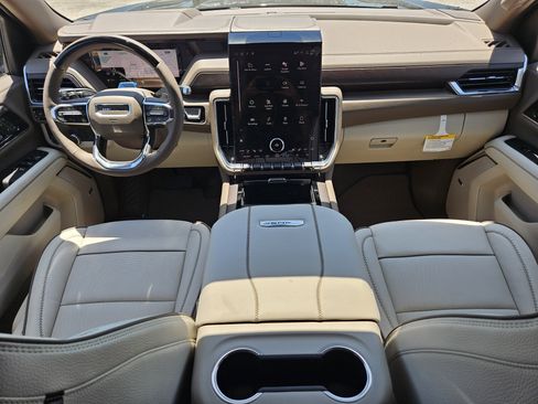 New 2026 GMC Yukon Denali w/ Denali Reserve Package AWD/4WD image 7