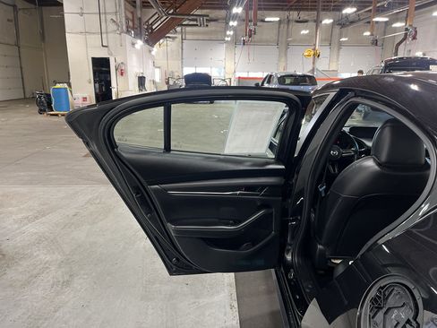 Used 2022 MAZDA MAZDA3 s FWD image 23