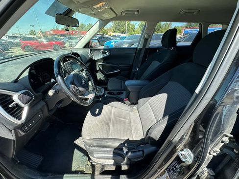 Used 2020 Kia Soul GT-Line FWD image 10